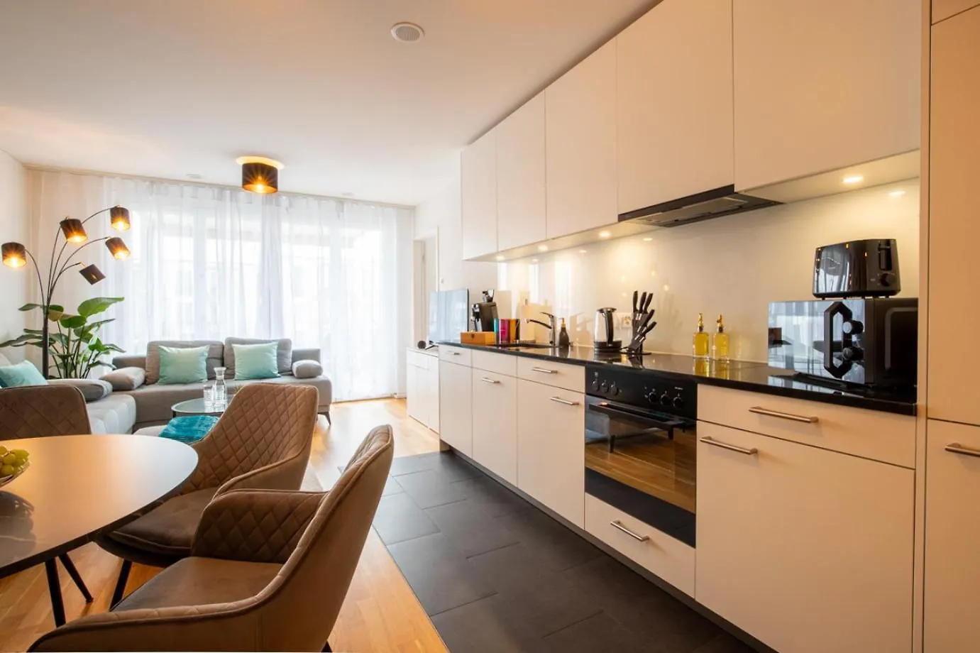 Special Einstein I Apartment Basel, Messe Kleinbasel 10-Star